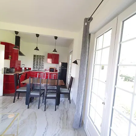 Entier Avec Grand Jardin Et Parking Wifi 6 Et Fibre *