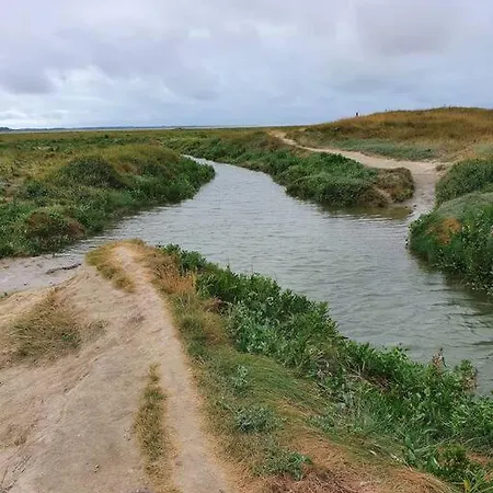 Entier Avec Grand Jardin Et Parking Wifi 6 Et Fibre *