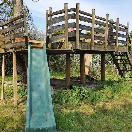 Entier Avec Grand Jardin Et Parking Wifi 6 Et Fibre