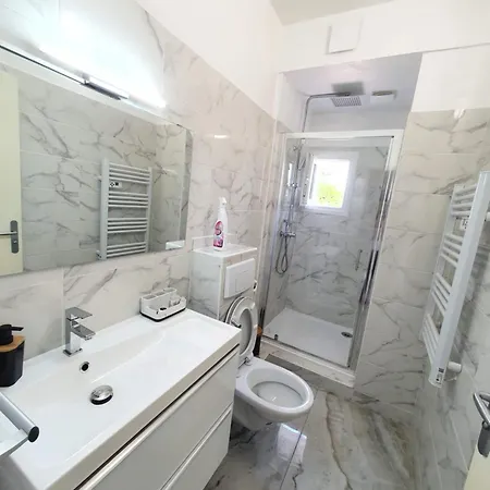 Entier Avec Grand Jardin Et Parking Wifi 6 Et Fibre Apartament *
